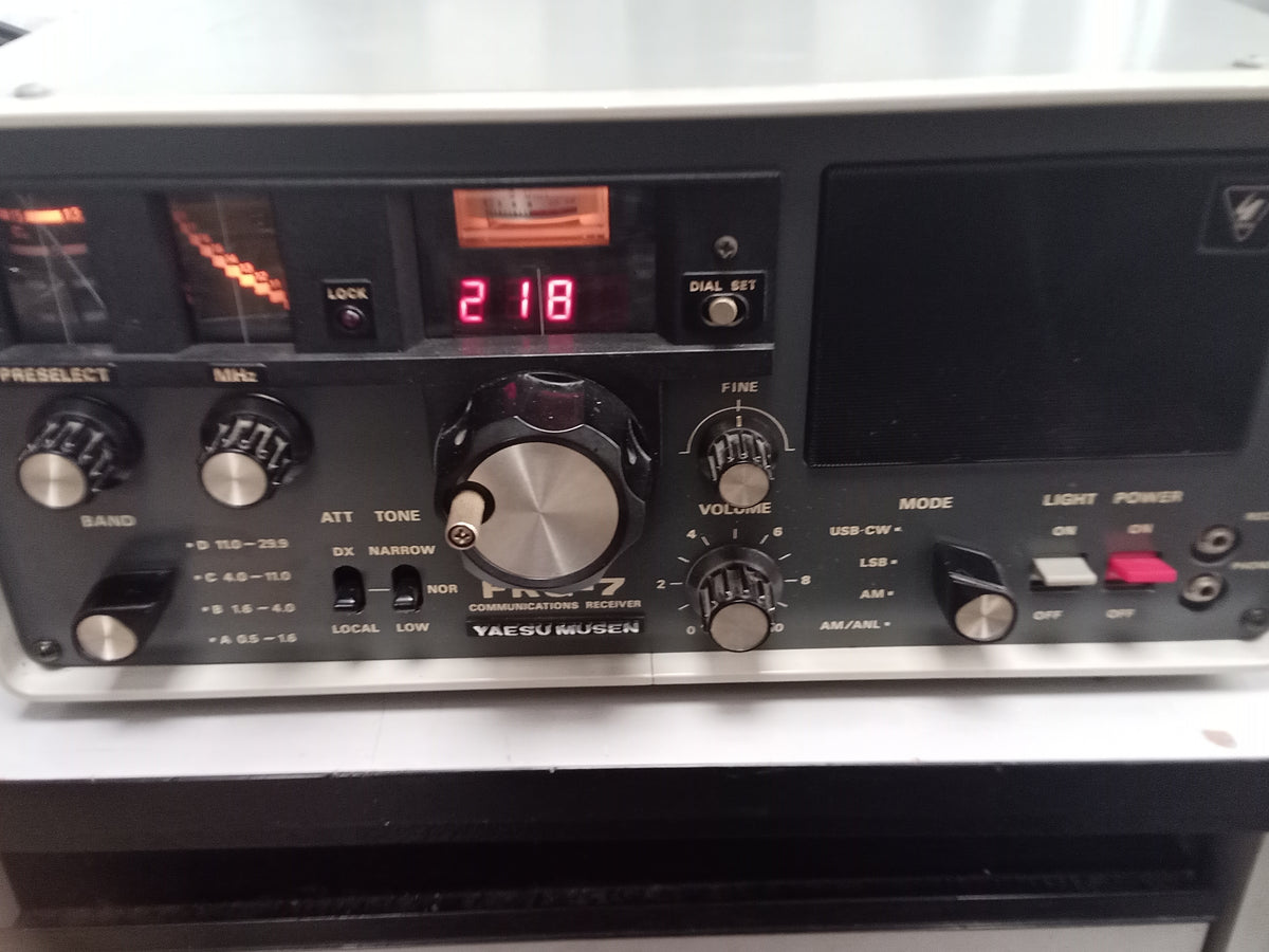 YAESU MUSEN FRG-7 BCL Shortwave Radio Communications